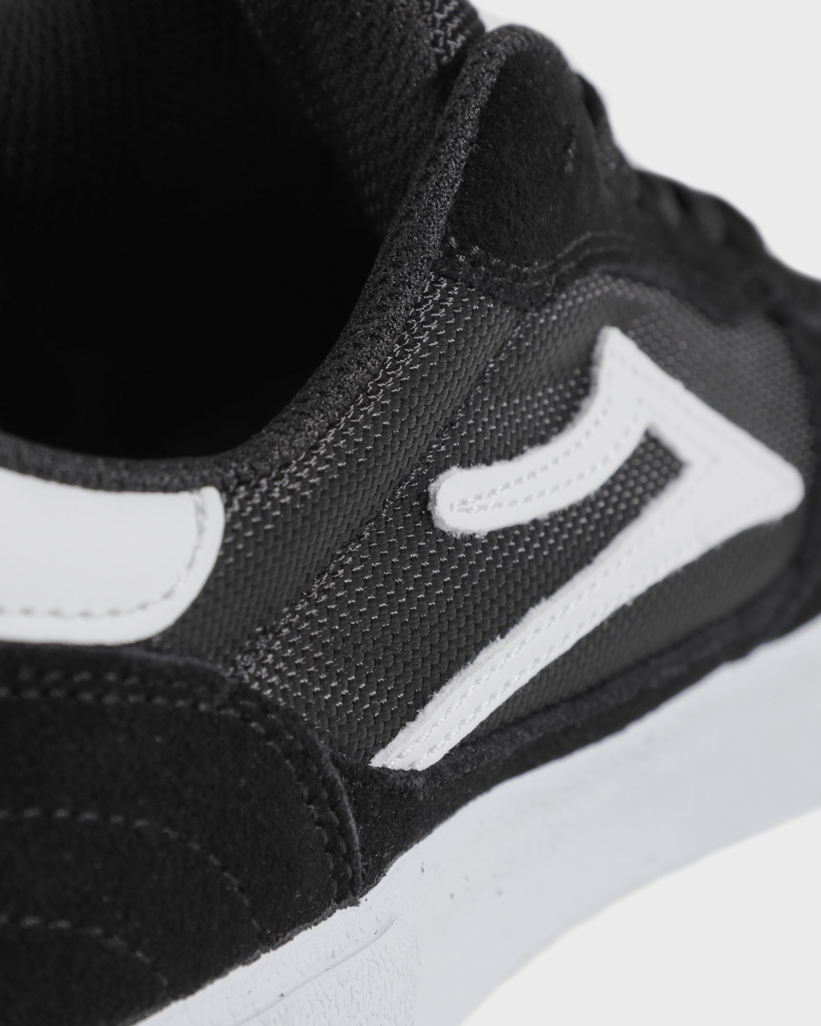 lakai-cambridge-black-white-suede-chaussure-skate-vulc image 4