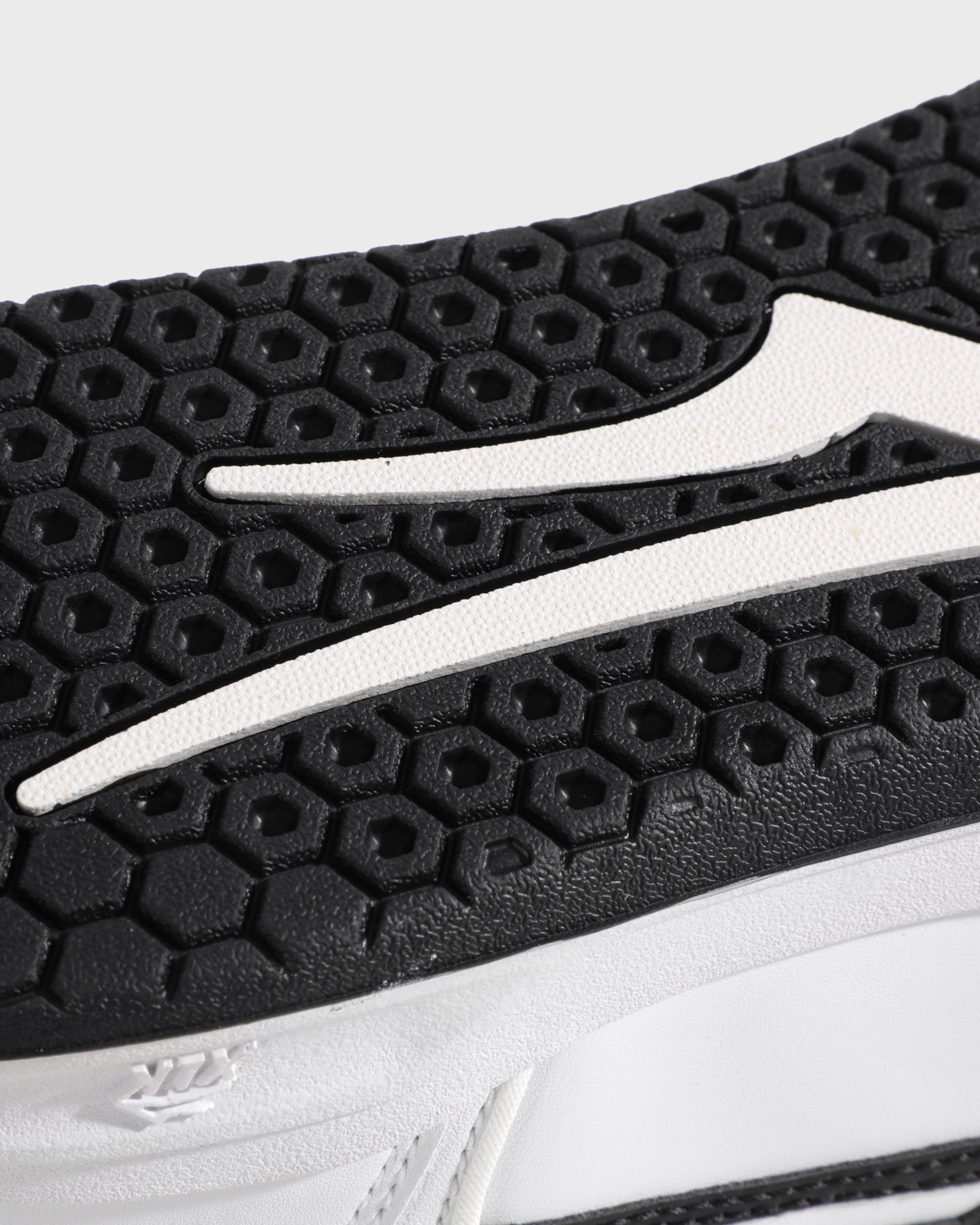 lakai-telford-low-white-black-leather image 5
