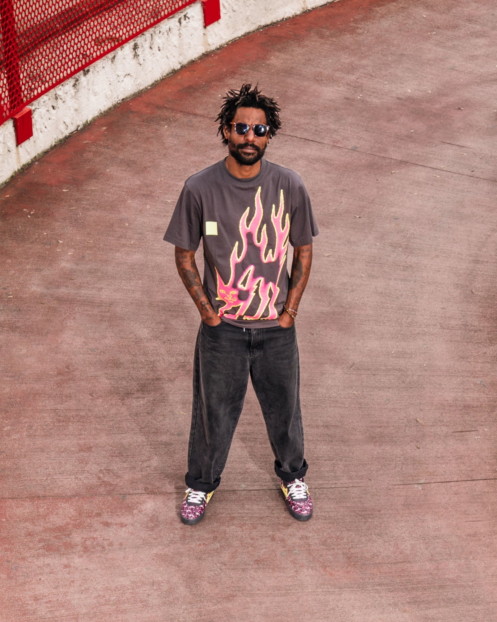 lakai-x-ripndip-pink-flame-t-shirt-gris-rose image 7