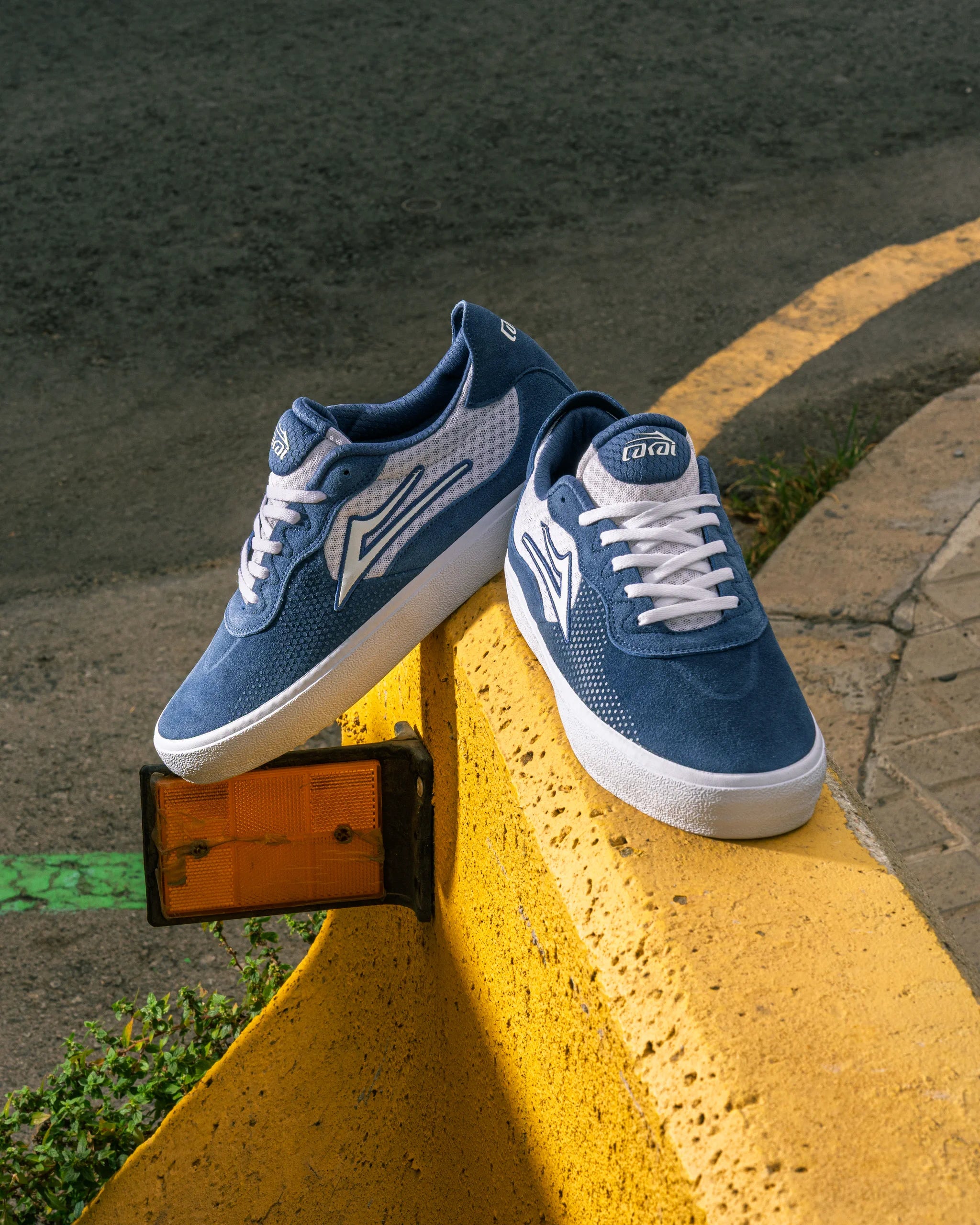 lakai-essex-chaussure-skate-light-navy-suede-blanc image 7