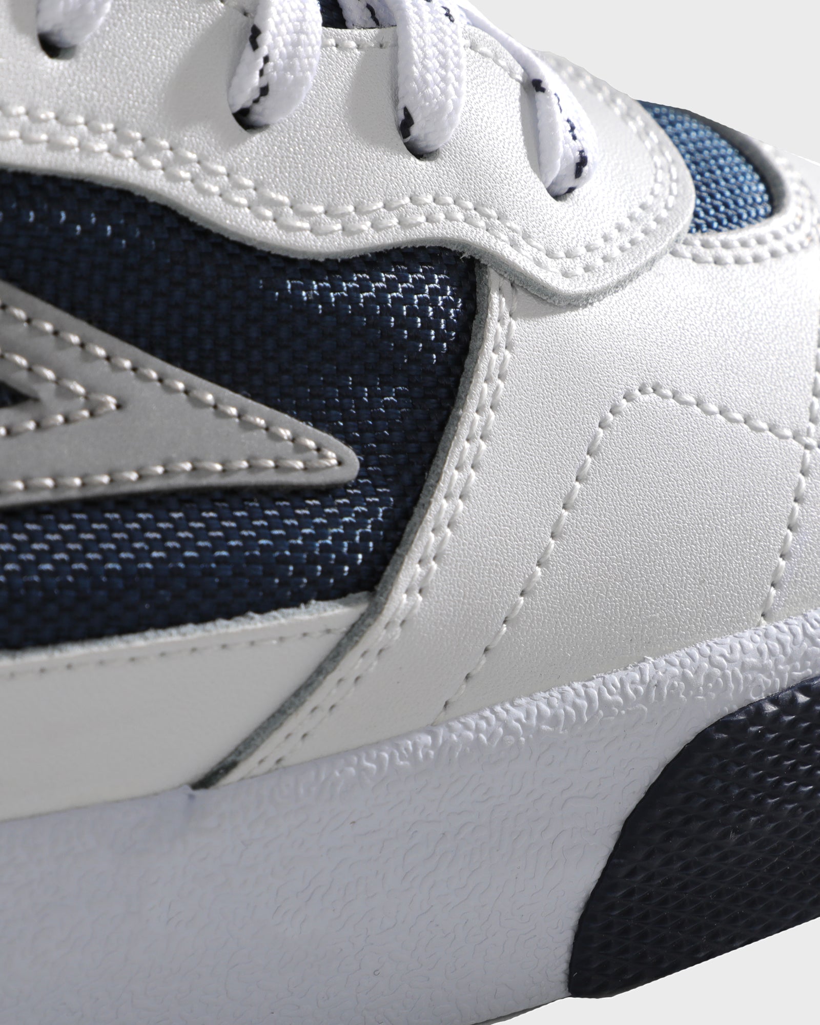 lakai-cambridge-chaussures-skate-white-leather-navy-reflective image 4