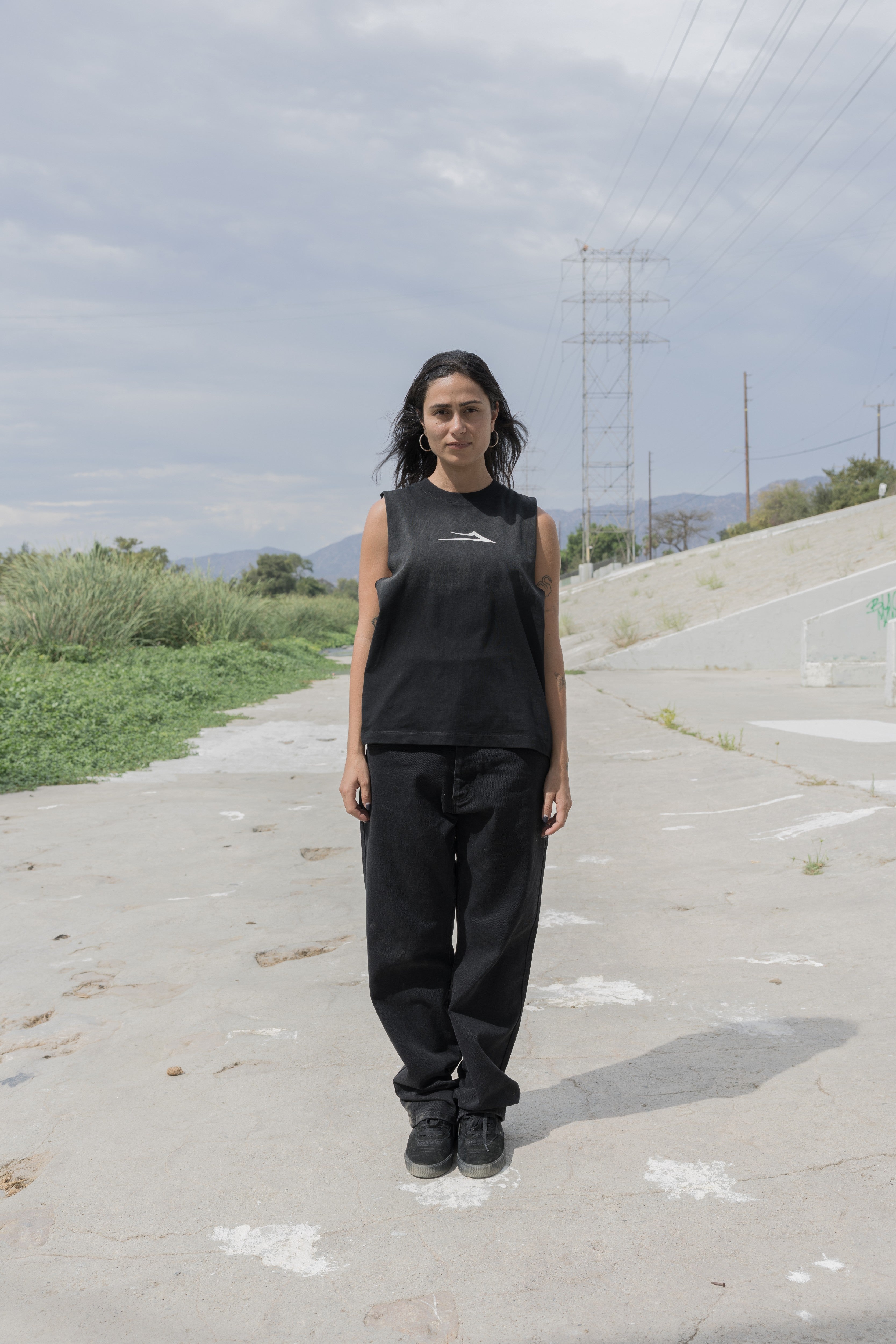 lakai-flare-cutoff-tank-shirt-d-bardeur-noir-vintage image 2