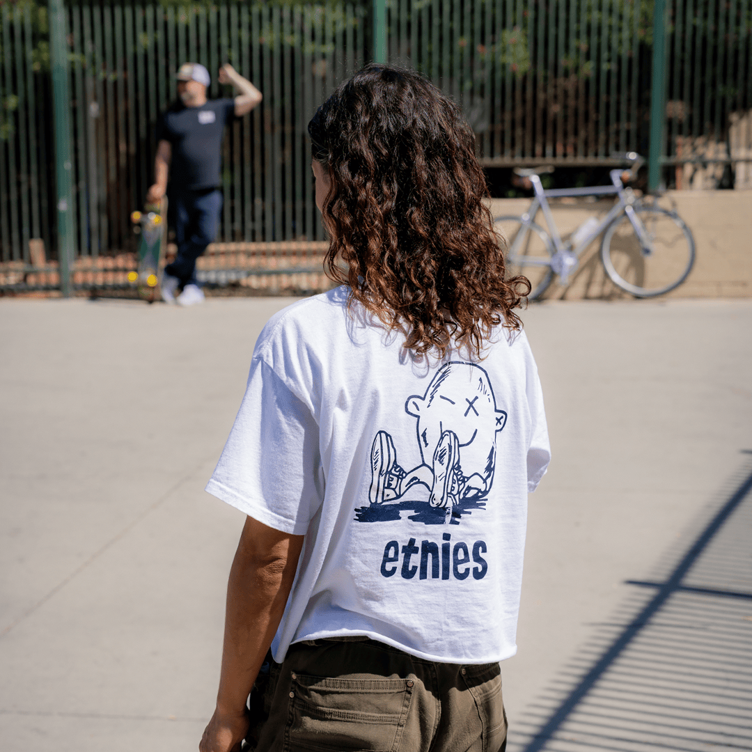 etnies-x-fos-tee-t-shirt-skate-blanc-navy image 2