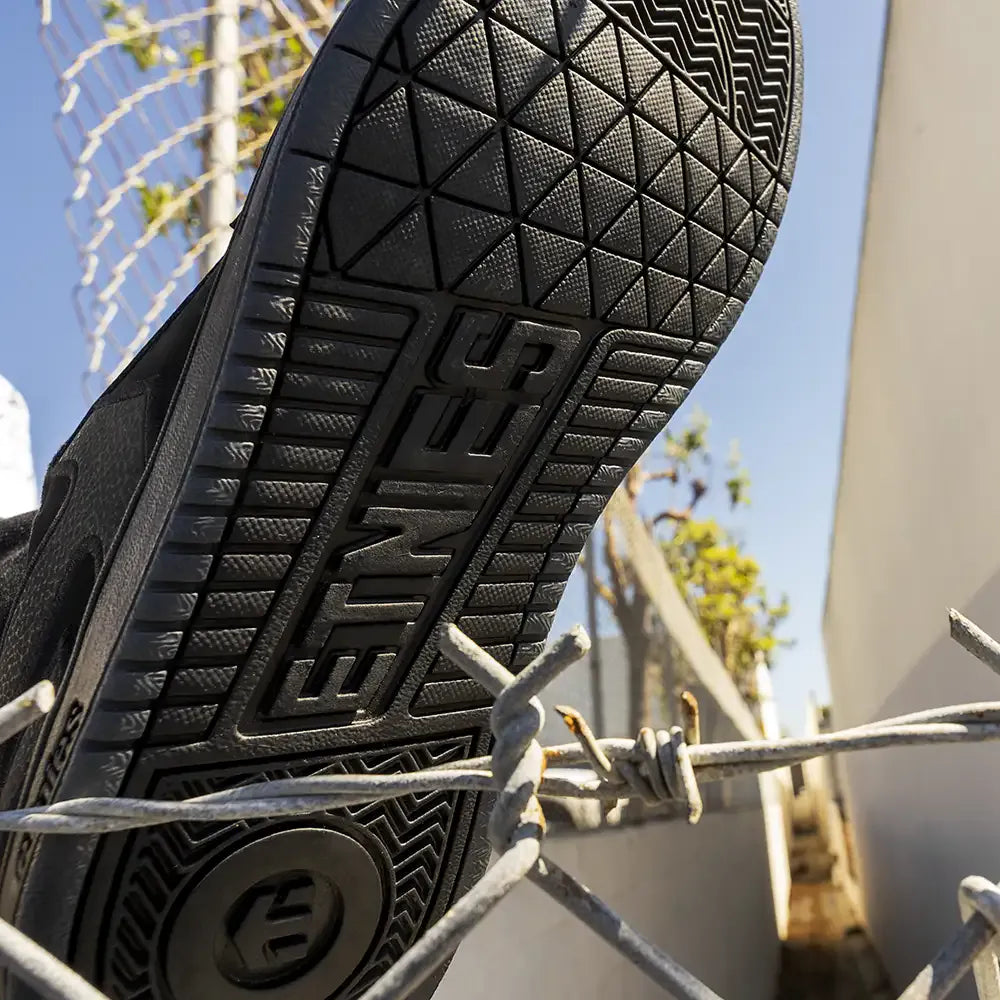 etnies-fader-chaussures-skate-noir-brut-su-de image 8