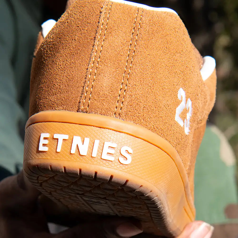 etnies-sal-23-chaussures-de-skate-brown-gum-suede-23-jordan image 5