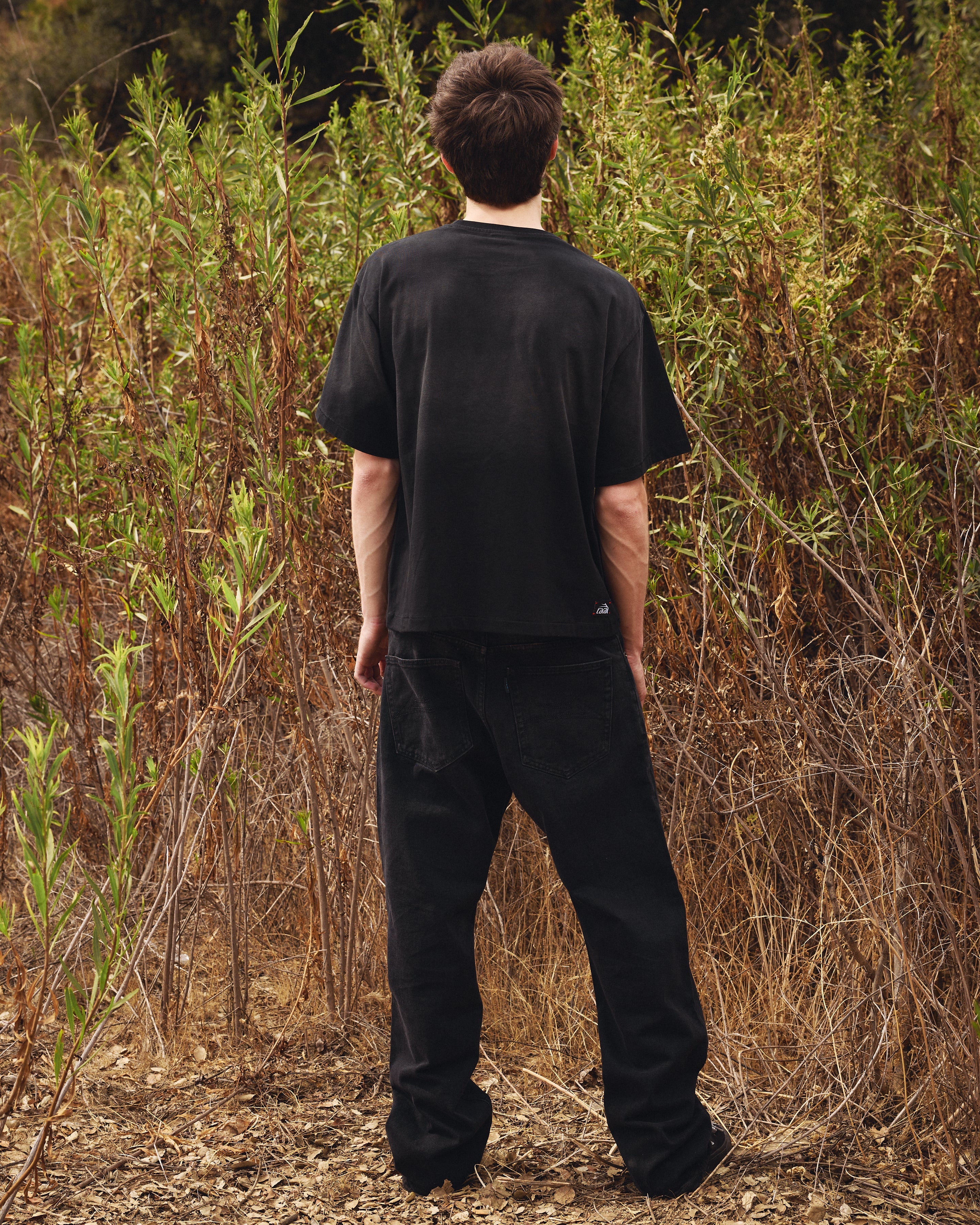 lakai-sunfaded-cropped-boxy-tee-t-shirt-noir image 6