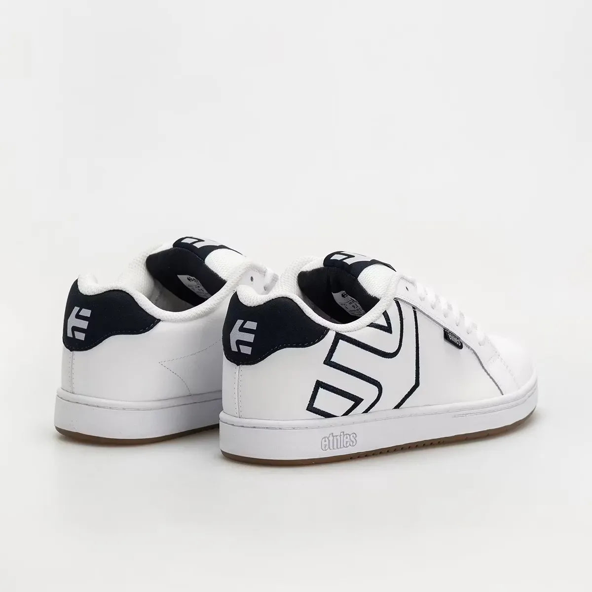 etnies-fader-chaussures-skate-puffy-su-de-iconique image 7