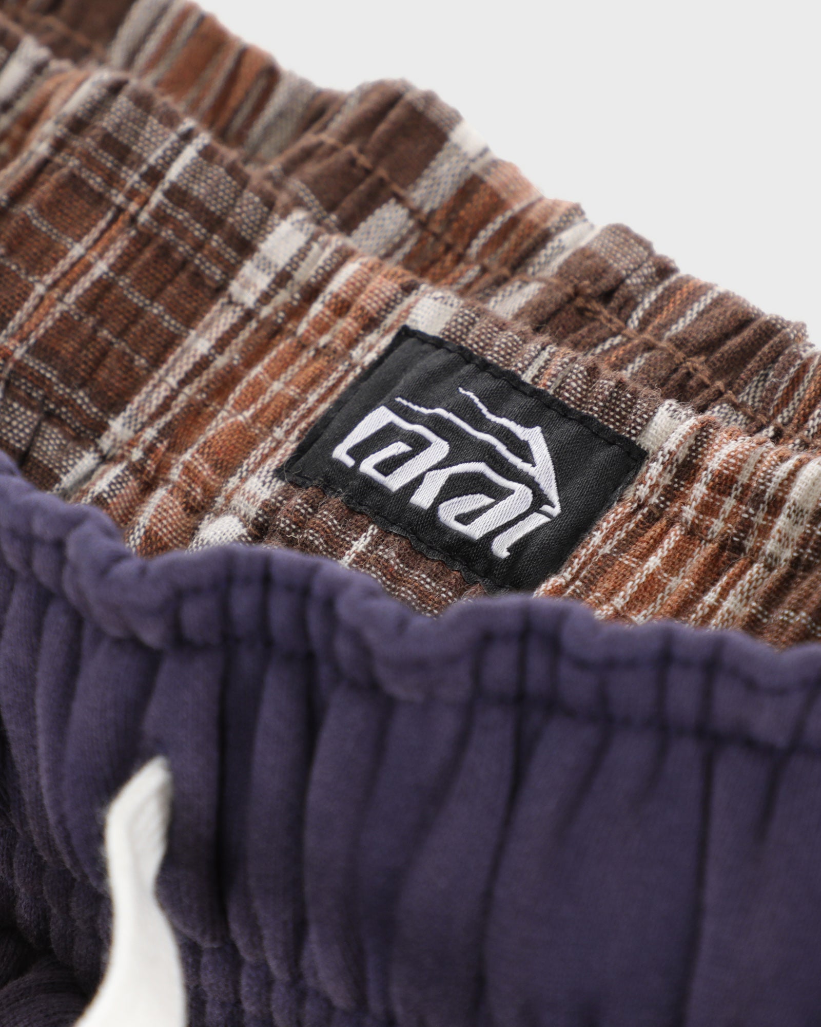 lakai-double-waisted-sunfaded-sweatpants-indigo-pantalon image 5