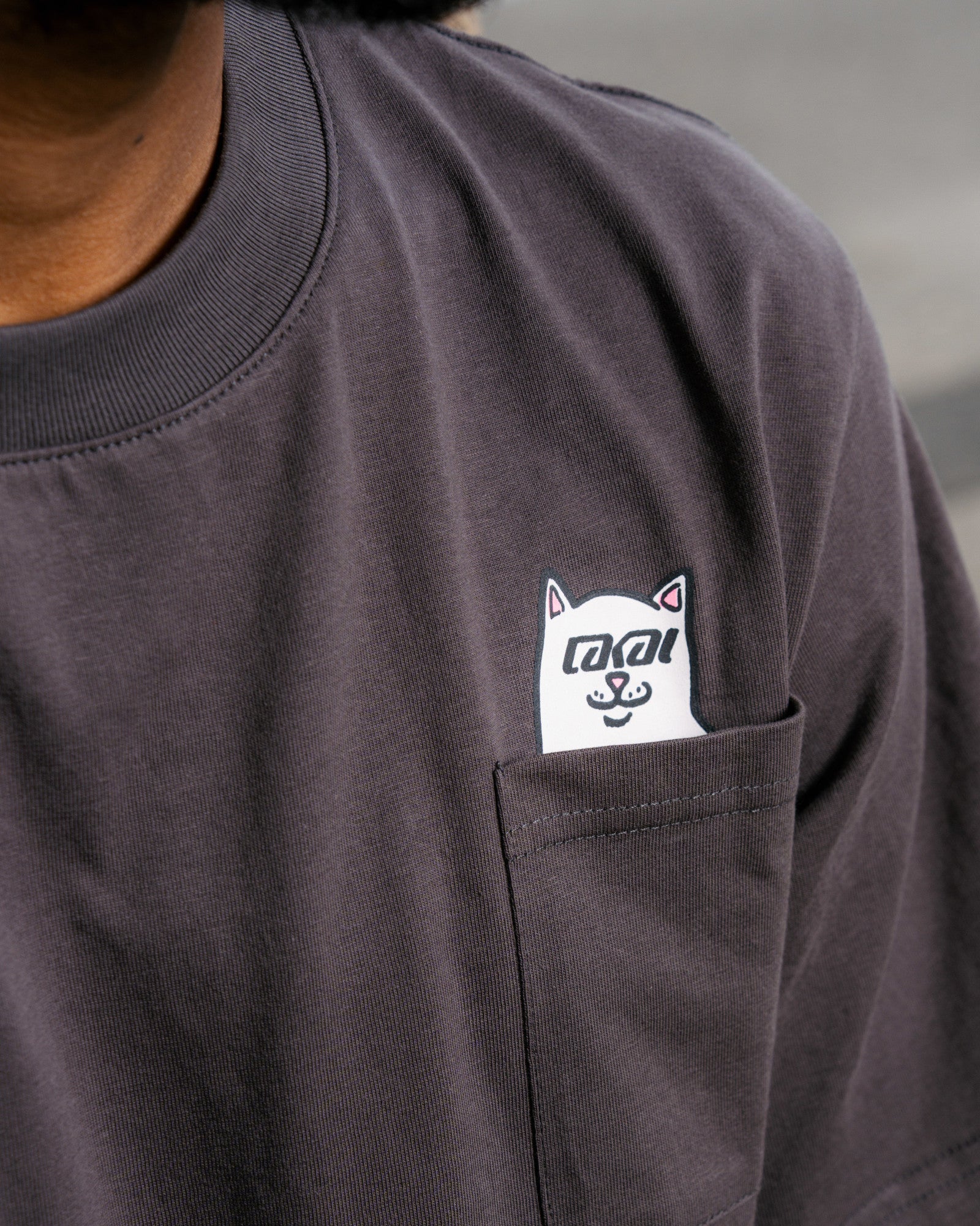 lakai-x-ripndip-lord-nerm-pocket-tee-t-shirt-gris-fonc image 4