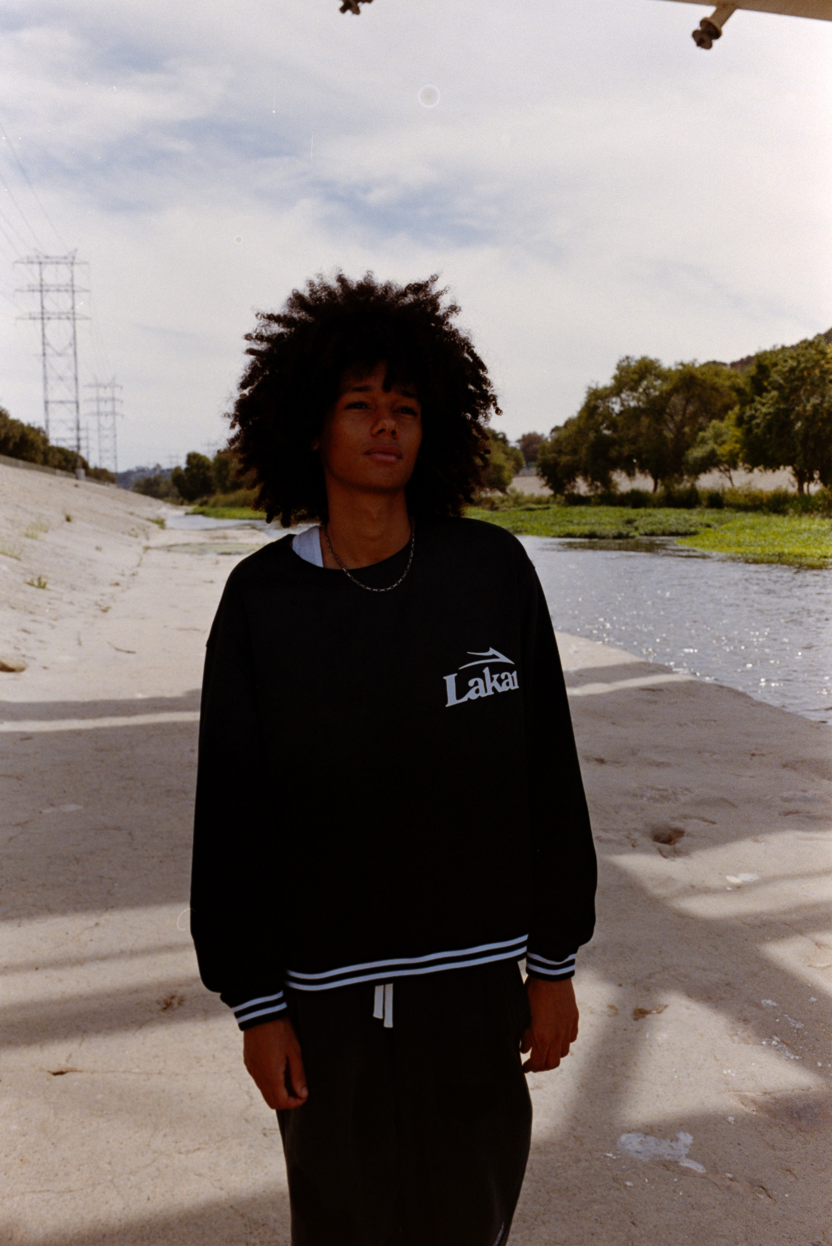 lakai-classic-oversized-sunfaded-crewneck-sweat-black image 8