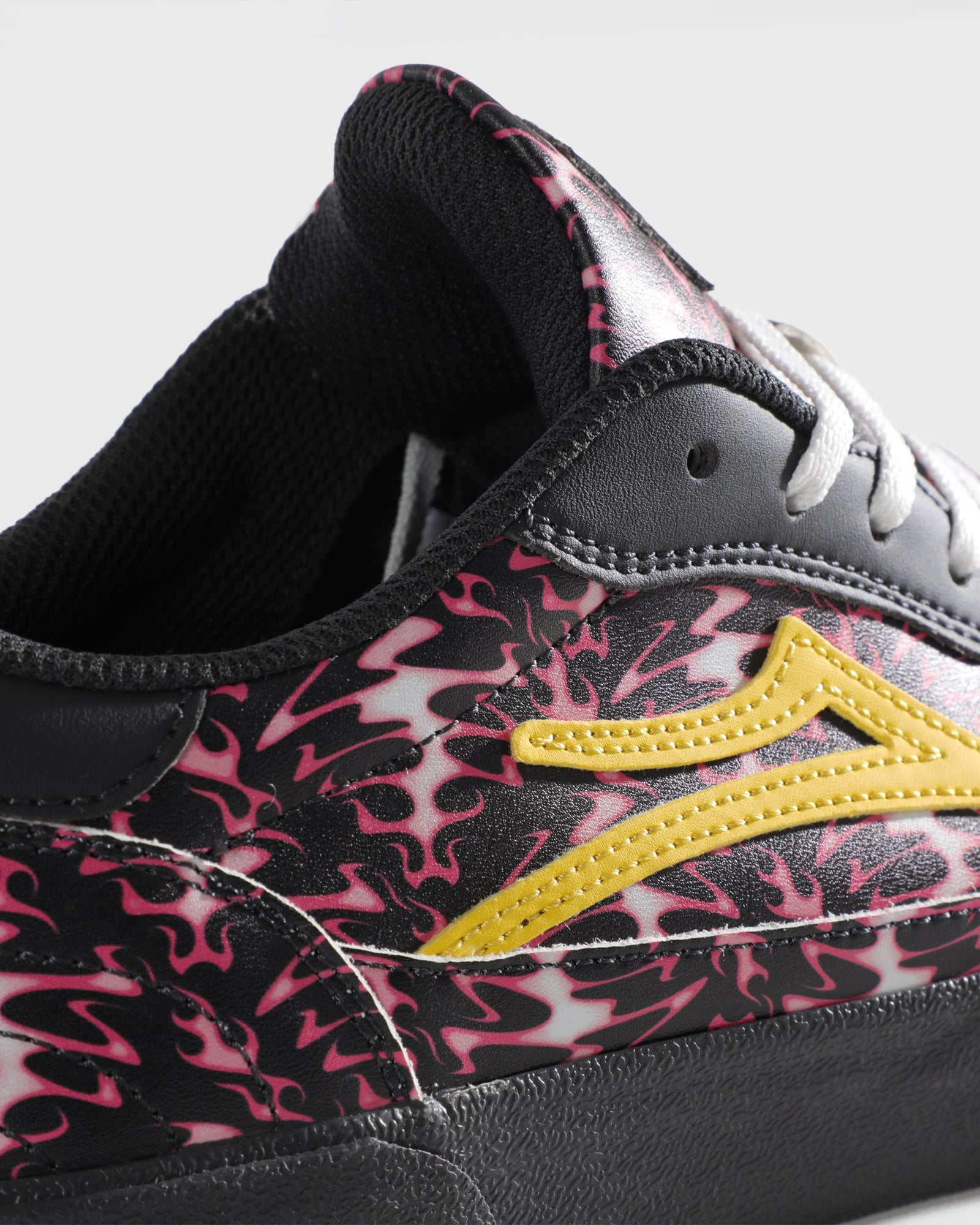 lakai-cambridge-x-ripndip-pink-flame-chaussure-skate image 4