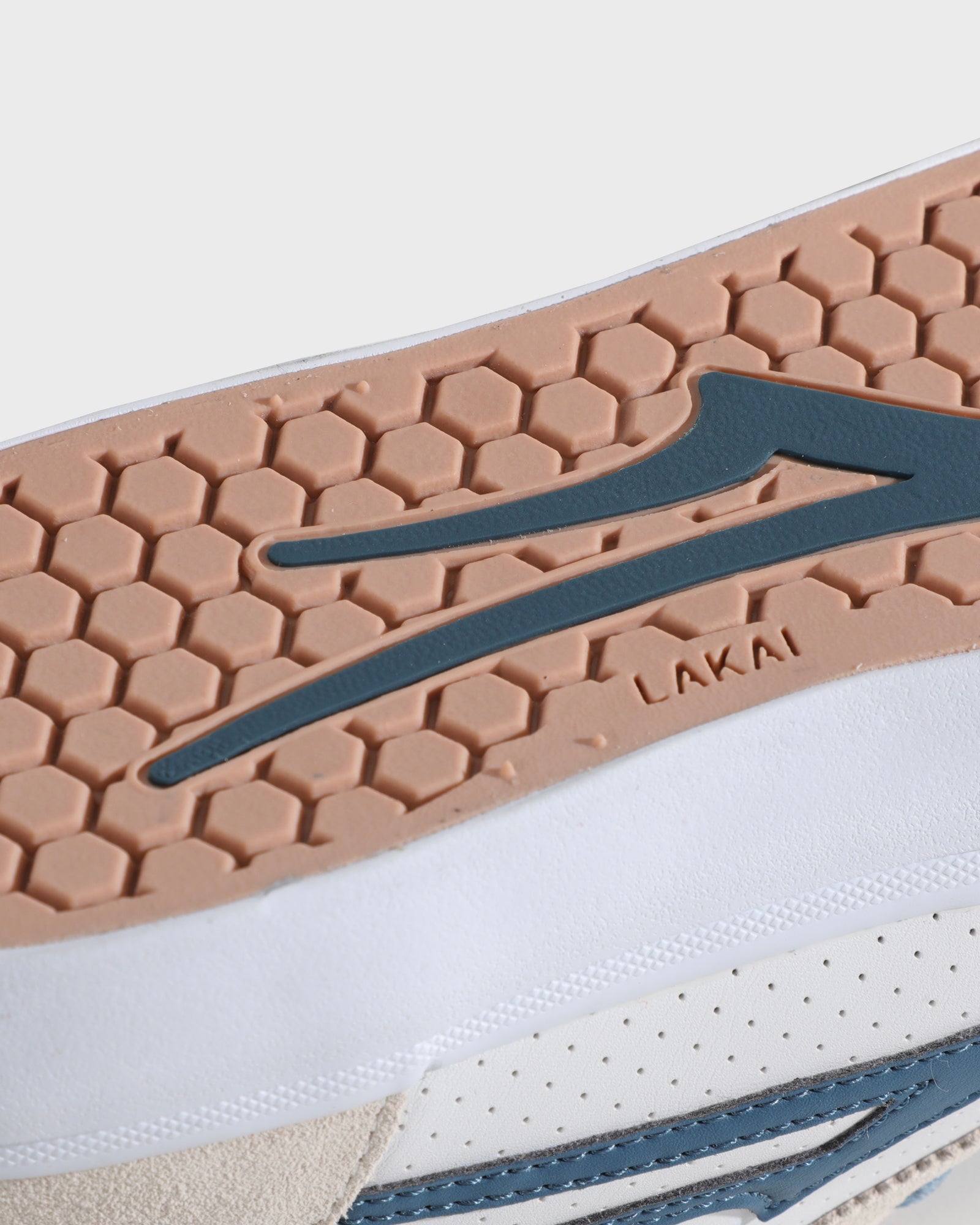 lakai-manchester-chaussure-skate-white-suede-navy-perf image 4
