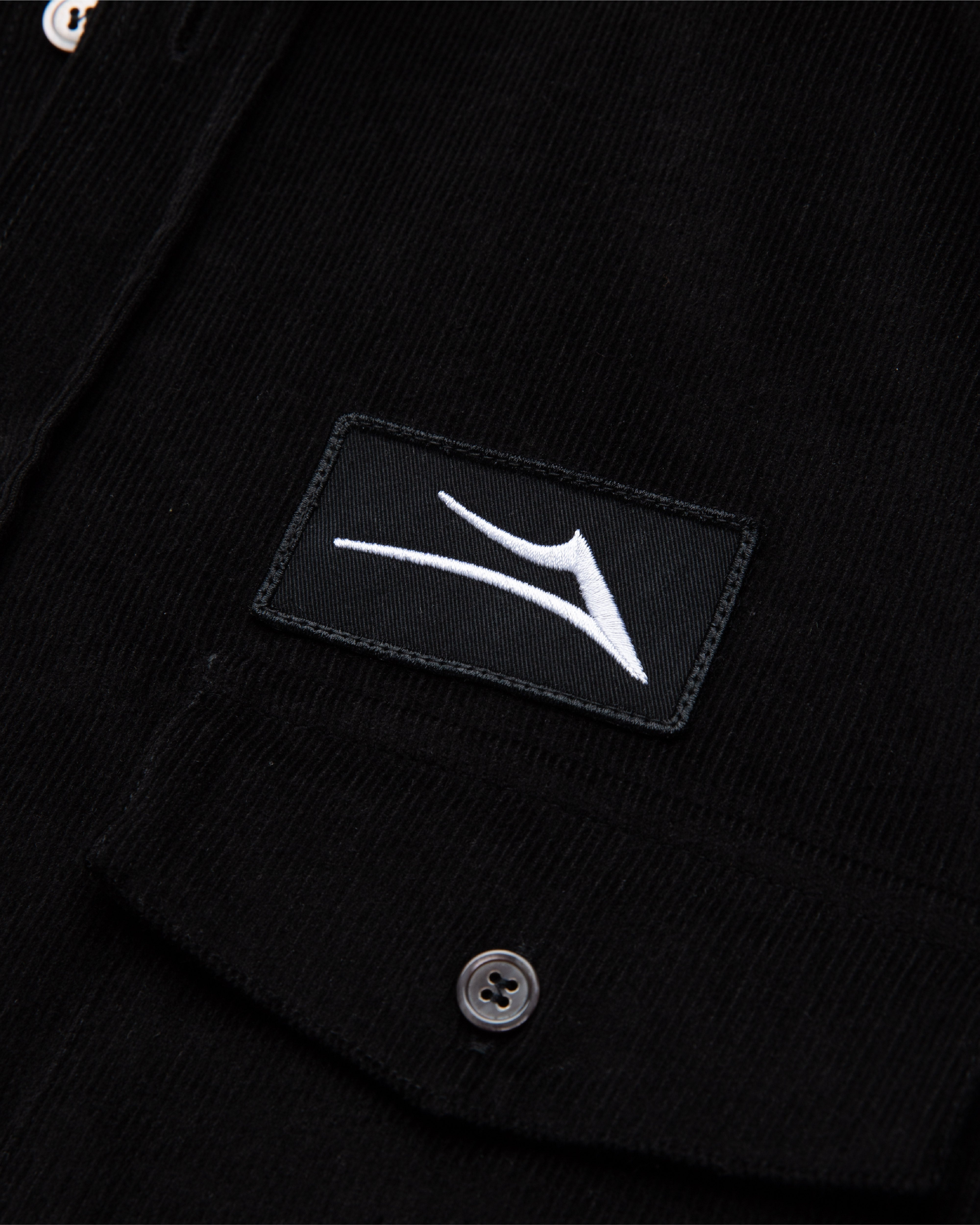 lakai-hooded-corduroy-button-up-shirt-chemise-noire-capuche image 3