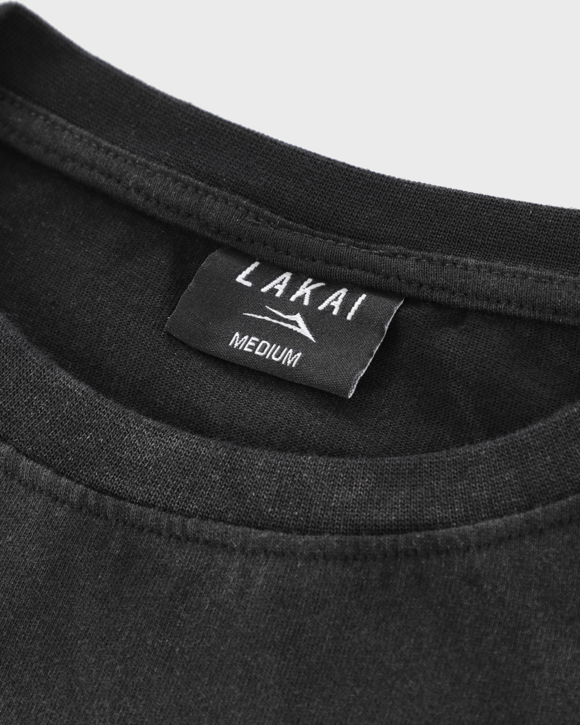 lakai-sunfaded-cropped-boxy-tee-t-shirt-noir image 4